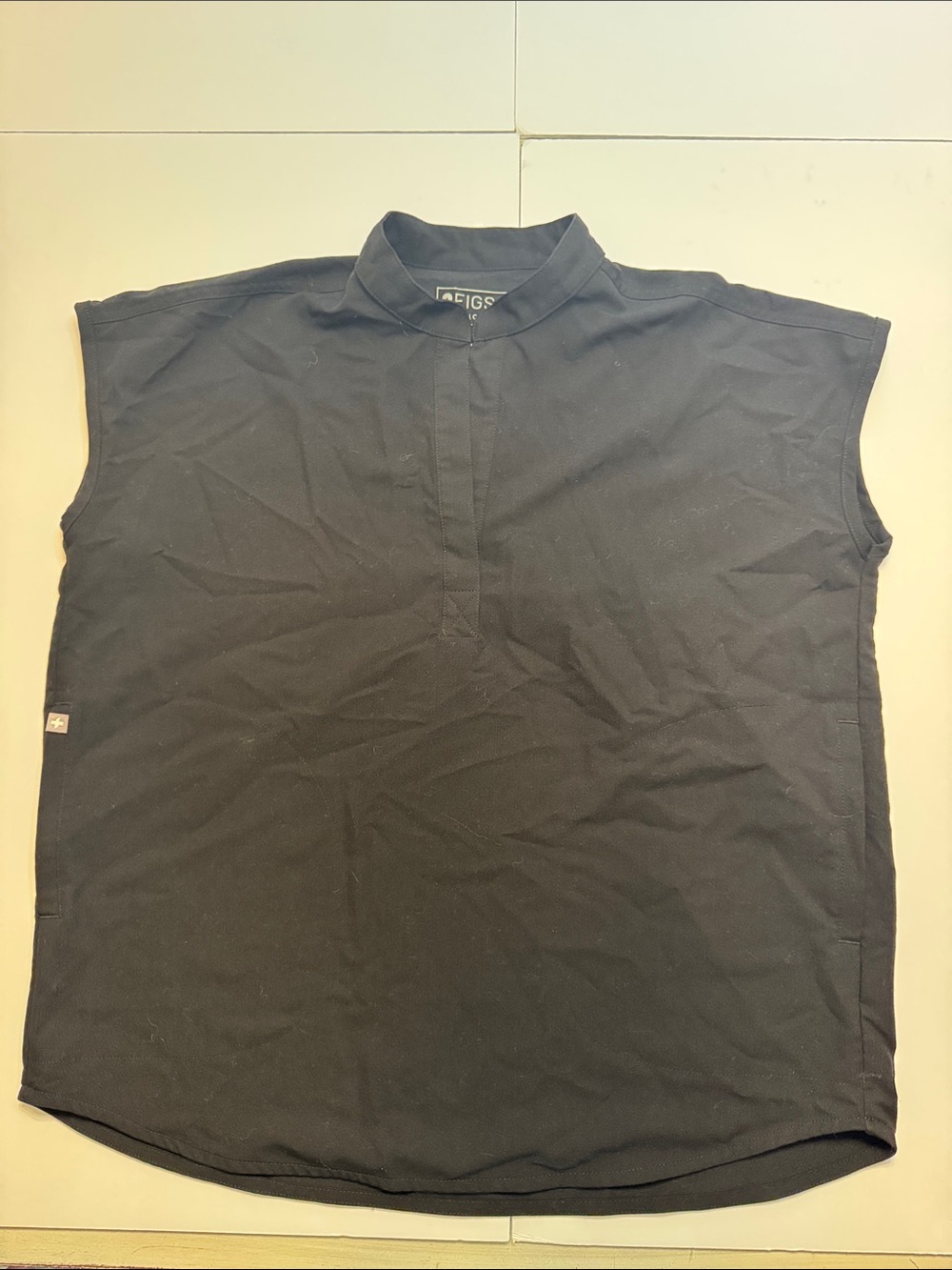 Figs Black Sleeveless Mandarin Collar Button-Down Shirt